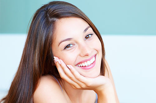 Fix A Variety Of Cosmetic Issues With A Smile Makeover [VIDEO]